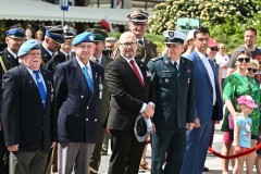 663387cc5c03e_o_large