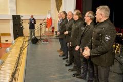 zuki-w-szeregu-zbiorka