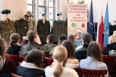 6560a28ef2199_o_medium